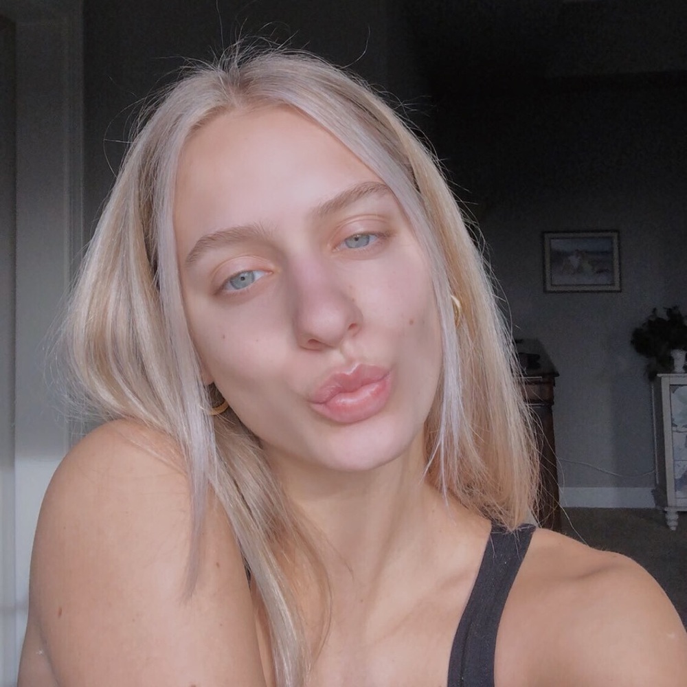 Meet your Posher, Izzy